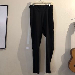 Black pop fit leggings with pockets